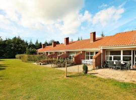4 star holiday home in Blåvand, hotel u gradu 'Blåvand'