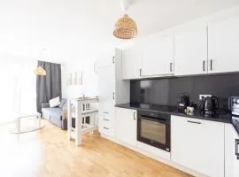 Deluxe Apartment with garden! Near SCS & Industry Center NÖ