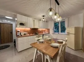 Mileticova street, keyless, AC