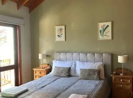 Cabaña Amancay, comodidad y tranquilidad a pasos del centro - Ayres del Bosque Alojamientos