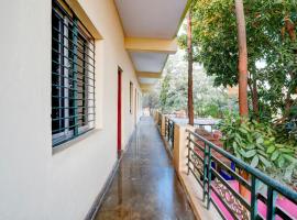 Hotel O Mayuri Lodge, hotel in Bāgepalli