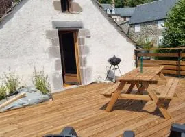 La Loge de Dienne Mini maison atypique avec terrasse, vue montagne et parking couvert
