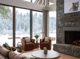 Mountain Lake Luxury Ski Chalet