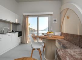 Skalia Mountain & Sea Suites, hotel di Skaliá