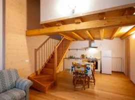 Alba Rupestre, Ceto Ospitar