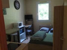 Studio fonctionnel proche Tours, hotel v destinaci Tours