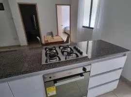 apartamento acogedor, ambiente tranquilo, y muy central en segundo piso