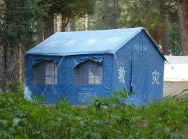 Baba Jani Kumrat, glamping en Tāl