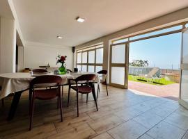 Domus Apartment in villa, swimming pool and private parking, Villa in Gravina di Catania