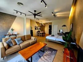 Metro Studio - Direct LRT access, near Pantai Hospital, University Malaya, Mid Valley, Bangsar