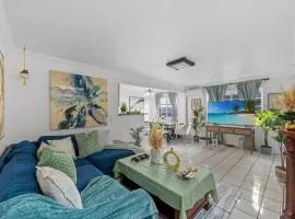 Entire Private 4-Bedroom w Garage & Gated Yard, Near San Diego Gaslamp, Beach, Available Now