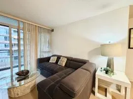 Comfy 1Bdrm plus Den 3 real beds