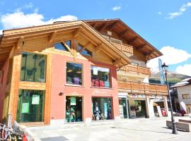 Hotel Garnì al Plan, khách sạn có hồ bơi ở Livigno