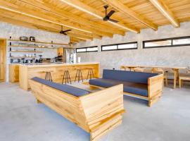 Seabird - Villa 8, Hotel in Placencia Village