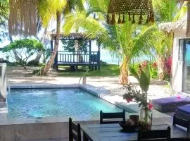 Propriété entière face au lagon, piscine, cuisine & wifi rien que pour vous Le Boraha Beach Lodge 90 m2