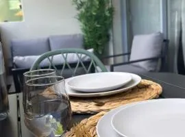 NOUVEAUTÉ Studio cosy proche des plages, balcon, clim, fibre, Tout confort