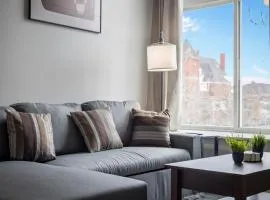 Cozy 2BR Getaway, King Bed, Free Parking