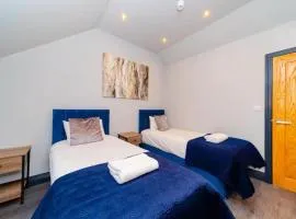 Stylish 2BR Central Near Pier