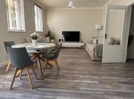 Modern 2 bed, 2 bath Apartment, Central Location