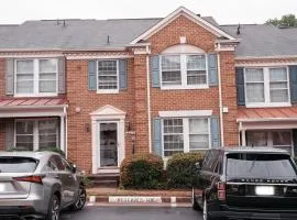 Cozy Stay Springfield Townhome
