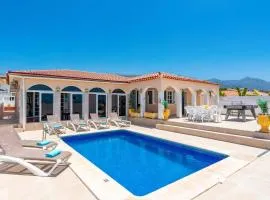 Villa Venezuela by Villa Plus
