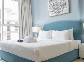 Stylish 1BR DunyaTower Apartment 2min to DubaiMall