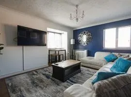 Hullidays - 'Old School Penthouse' Trinity Square