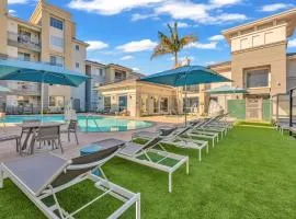Deluxe Living in Marina Del Rey - Pool, Hot Tub, Gym