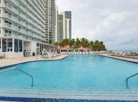 Oceanfront Resort Condo with Gym and Waterfront Pool!