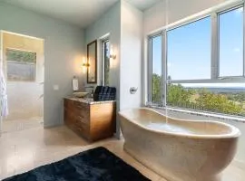 Luxury 4BR Hilltop Retreat Hot Tub & Scenic Views