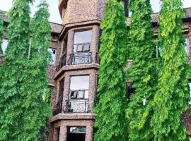 DISCOVERY COURTS HOTEL