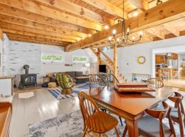 Gorgeous Home 1 mile to Beach and near Cape Cod Bikepath, cottage in Dennis