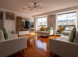 Modern apartment - 10 Min to City Center