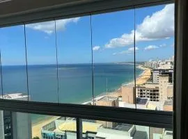 Apartamento com suíte e vista para o mar