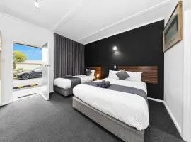 Golden Hills Motel