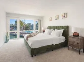 Nautical Nest - Walkable Waterfront Stay