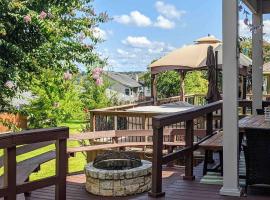 Enchanted April Lake House, hotel in Montgomery