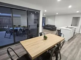 Luxury New furnished George Town home near MTB trails aircon WIFI