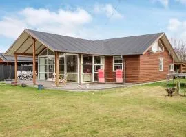 8 person holiday home in Glesborg