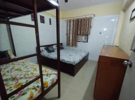 Bed And Breakfast At Pushpanjali Phase 2 ,Ovale ,Ghodbunder Road Thane West, hotel v destinaci Tháné