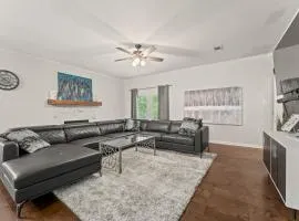 Relaxing Lakeview Retreat - Sleeps 6!
