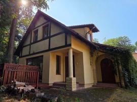 Żółty Domek nad Jeziorem Lubniewice, hotel em Lubniewice