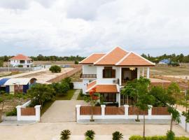 Soriya Villa by Amatak, hotel i Phumĭ Sâmbuŏr