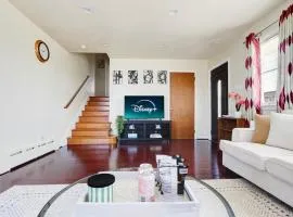 Spacious 7BD Sleeps 12 Near Boardwalk & Parking