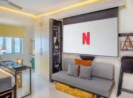 Relaxing Apt Bgc Business Ready with 84inch Cinema