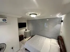 Luxury Villa AC Ensuite Room 5