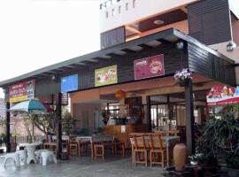 Front Beach Hotel, hotel v destinaci Pran Buri