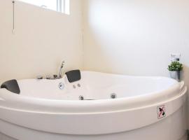 Kotedža 6 person holiday home in V&aelig;ggerl&oslash;se pilsētā B&oslash;t&oslash; By