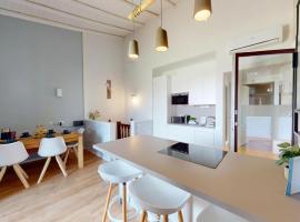 Harmonia Cottage by Bookinggardalake, hotel u gradu 'Soiano del Lago'