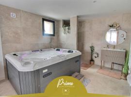 Garden & Spa Cam&eacute;lia by PRIMO C0NCIERGERIE, spahotel i Bourges